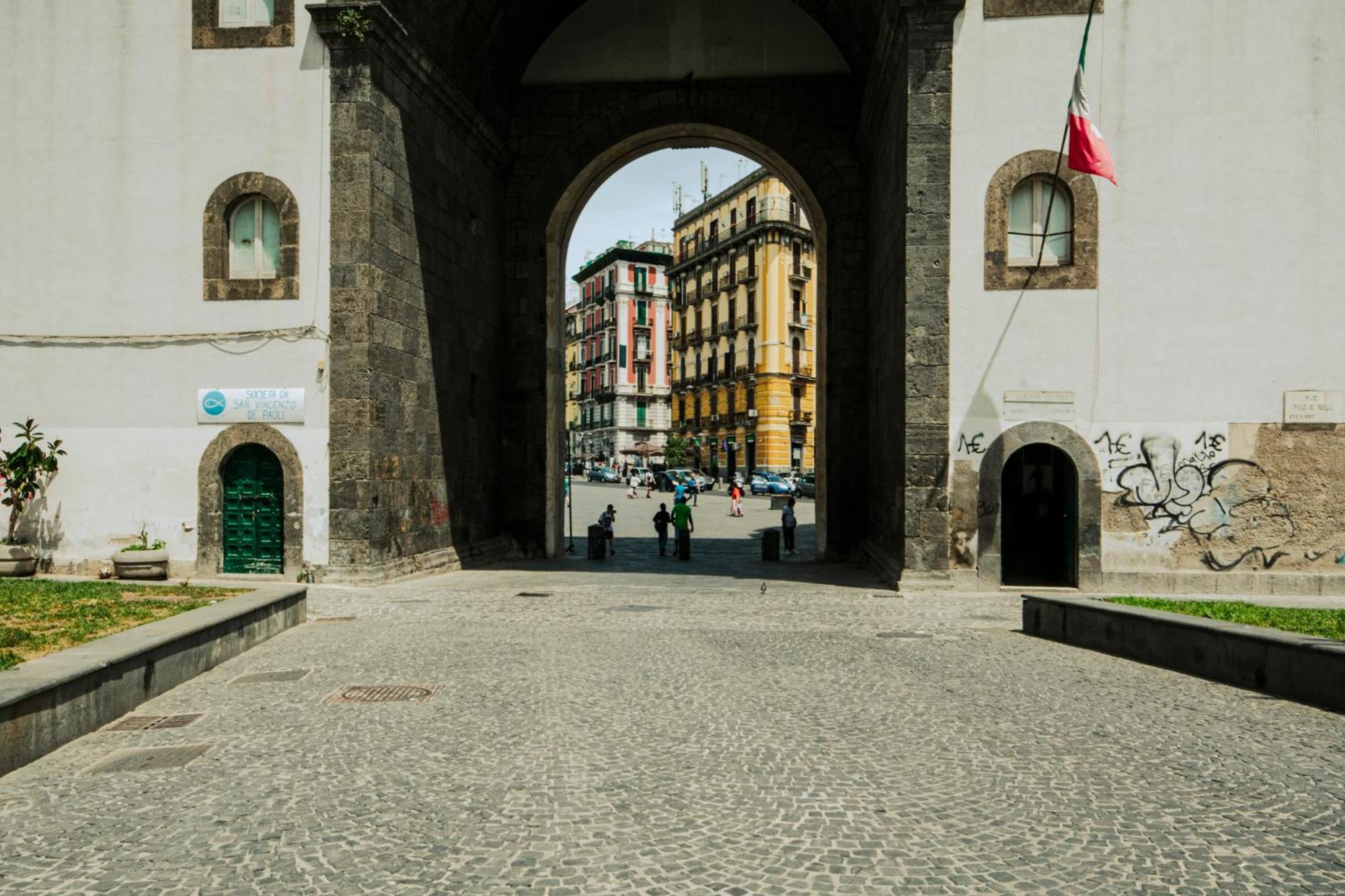 La Reggia Della Duchesca Hotel Napoli Bagian luar foto