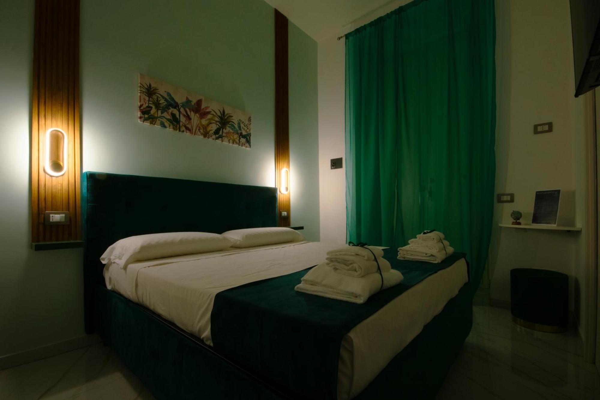 La Reggia Della Duchesca Hotel Napoli Bagian luar foto